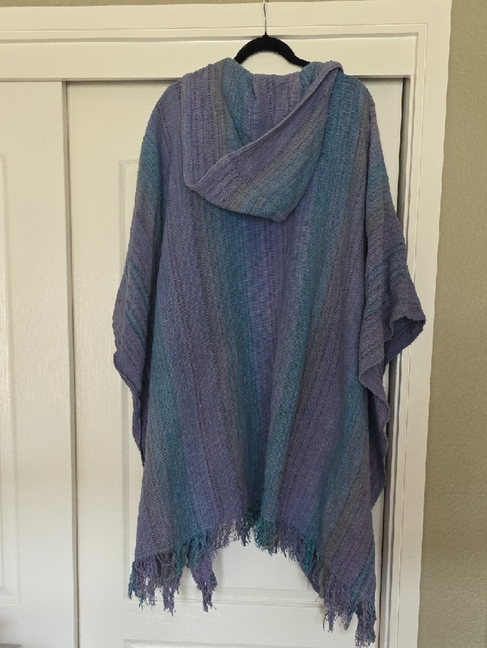 SHUTTLE CREEK WEAVING 💜 RUANAS! 💜LIKE NEW! 💜